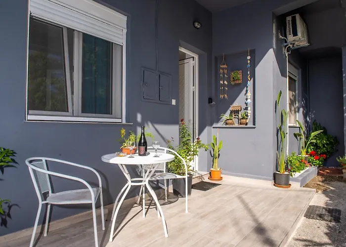 (stoa Escape) Traditional * Archangelos (Rhodes)